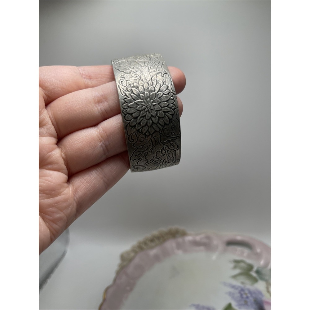 November‎ flower pewter bracelet Salisbury Pewter